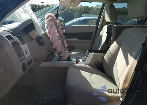 2010 Mercury Mariner из США, поврежденный, VIN 4M2CN9BG7AKJ04241